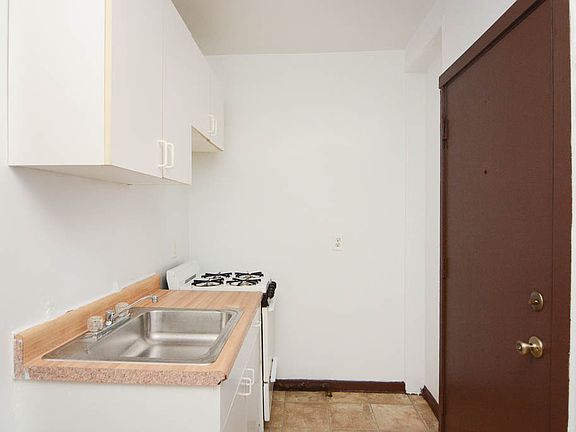 2nd image of 3300 W Schubert Ave APT 1B