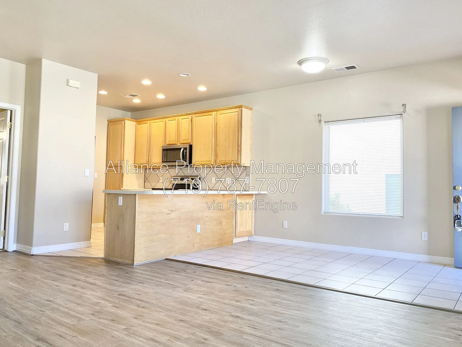 3 bed, 2.5 bath, 1403 sqft, $1,795 — Photo 4