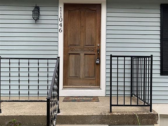 3rd image of 11046 Lakeview Dr