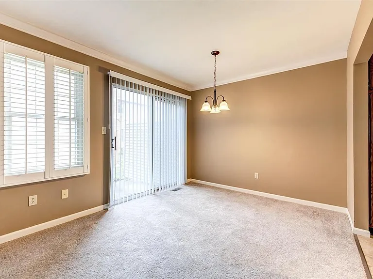1745 Blue Oak Dr — Photo 4