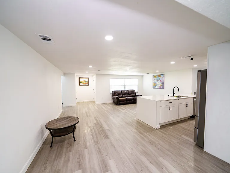 1160 Tarpon Ave — Photo 7