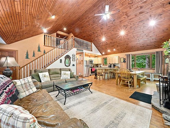 4th image of 818 Camp Run Rd