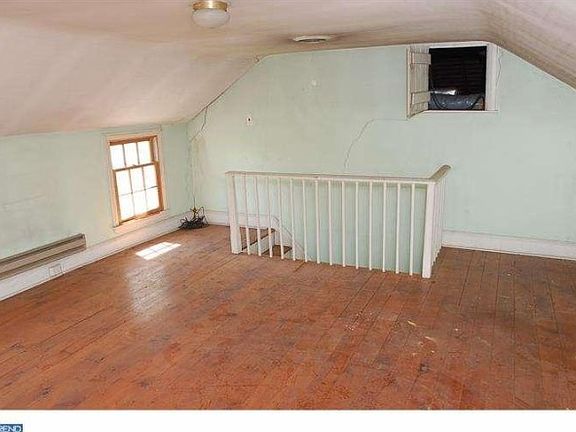5th image of 130 Michael Ln