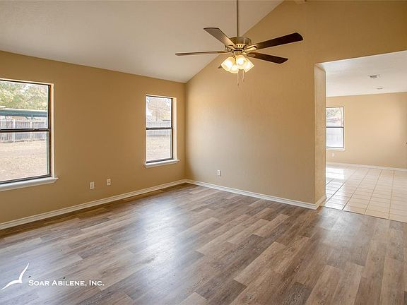 4th image of 3509 Daisy Ct