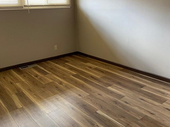 5th image of 357 1/2 N Roanoke Ave