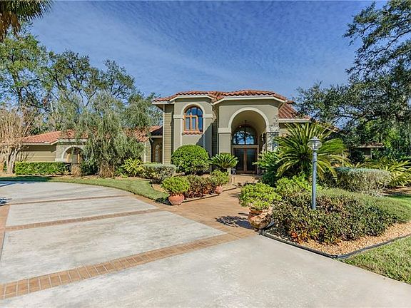 3rd image of 2809 Tupelo Ct