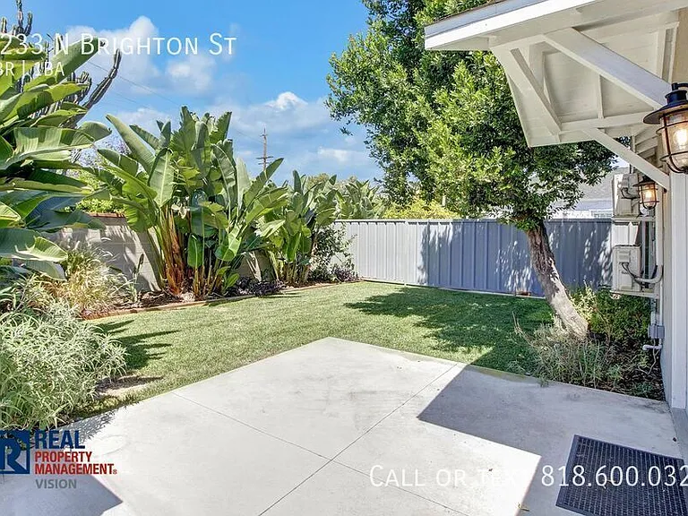1233 N Brighton St — Photo 24