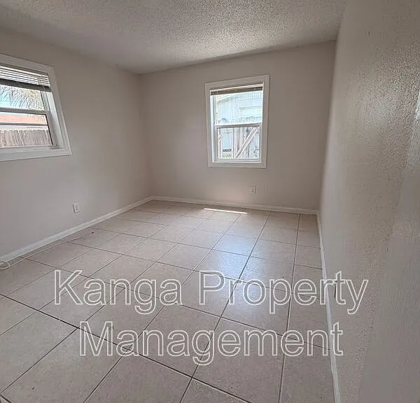 1618 W 26th Ct #A — Photo 11