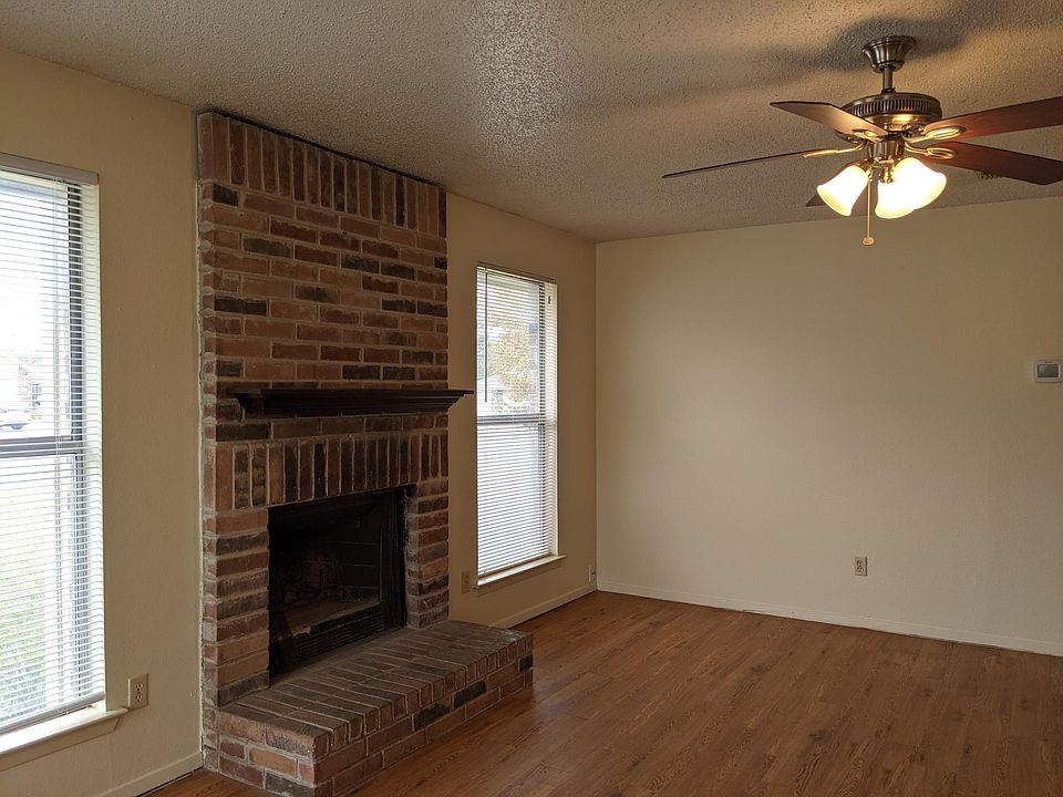 1031 Irene St, Burleson, TX 76028 Zillow