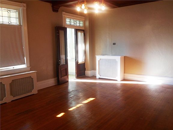 2nd image of 1527 Amanda Ave