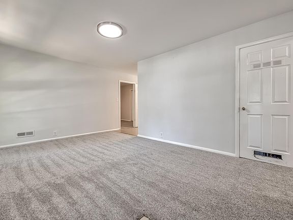 3rd image of 7103 E 107th Pl