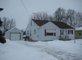 220 Mill Rd, Manitowoc, WI 54220