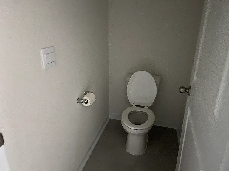 1251 Middlecrest Dr — Photo 12