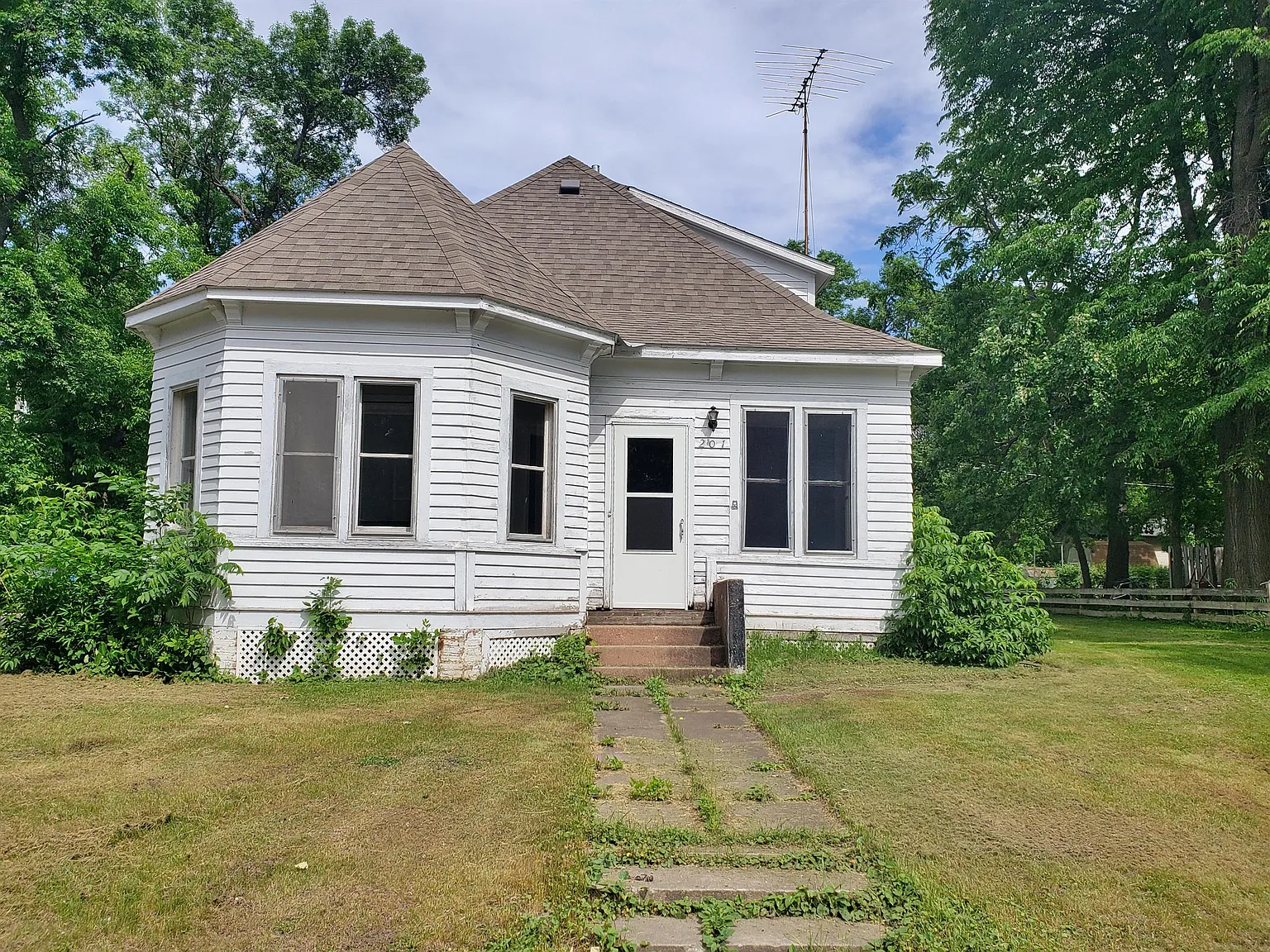 201 Main Street South - 1 — Photo 1