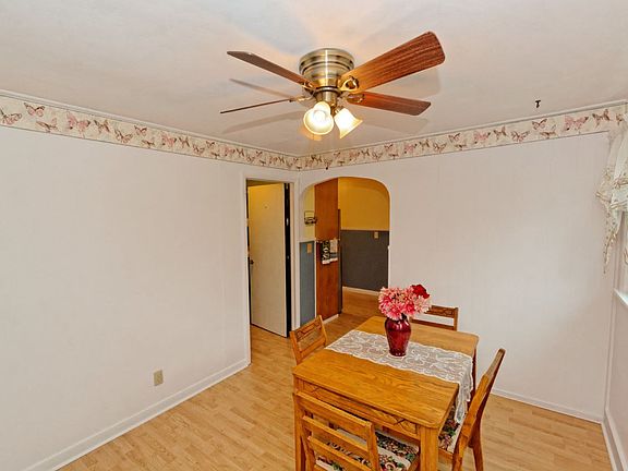 3rd image of 112 1st Ave E