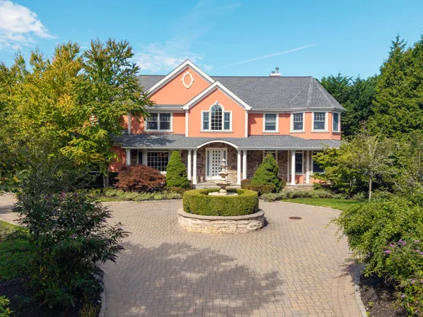 101 Parrish Pond Ct E, Southampton, NY 11968