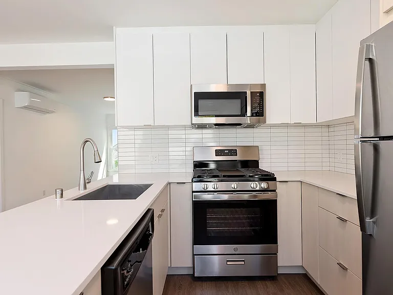 5564 Packard St #5564 — Photo 3