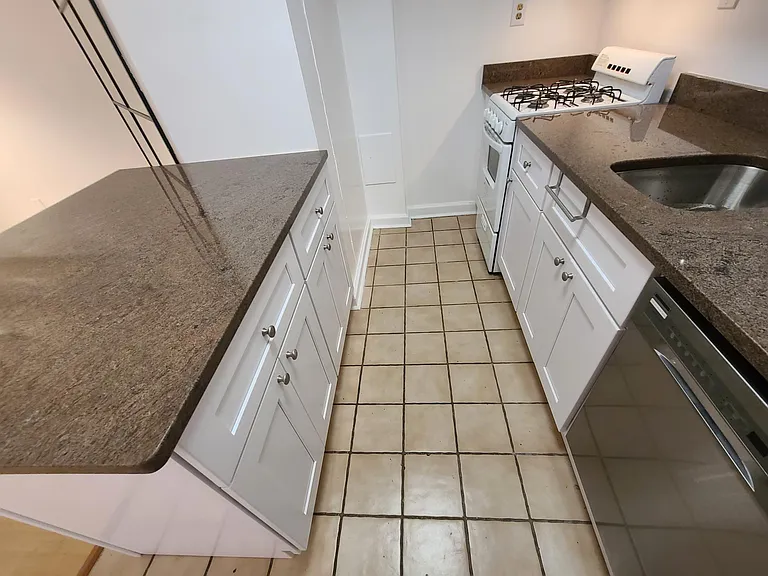 1343 T St NW #B — Photo 8