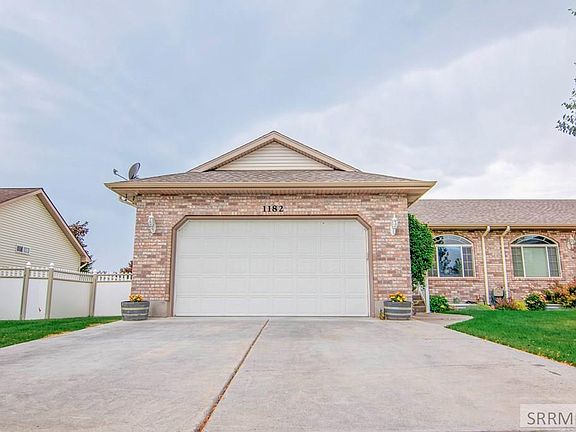3rd image of 1182 S Kingswood Cir