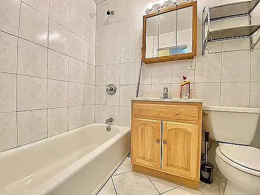 Rented by Evergreen Realty & Investments | media 7