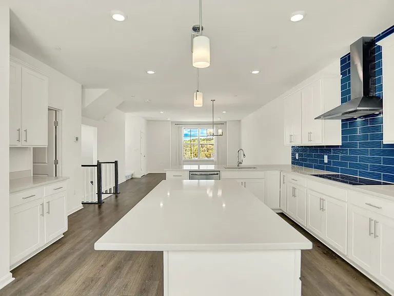 11301 Carobel Ct — Photo 13