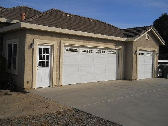 2nd image of 3165 Carey Way