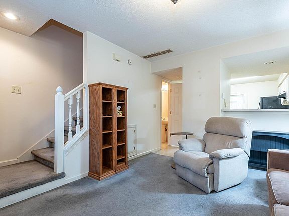 5th image of 882 E Sherwood Hills Dr