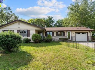 28 Richardi Ln, Braintree, MA 02184