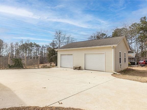 2nd image of 13009 Danube Cir