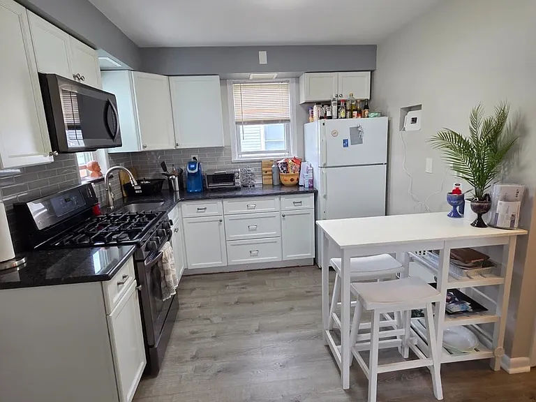 166 Carmita Ave #2 — Photo 8