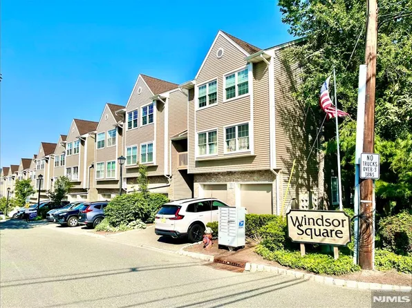 504 Windsor Dr, Palisades Park, NJ 07650