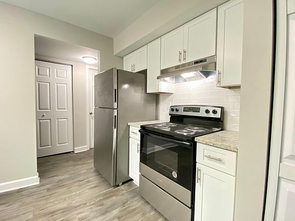 4th image of 1033 Seasons Pkwy #1033