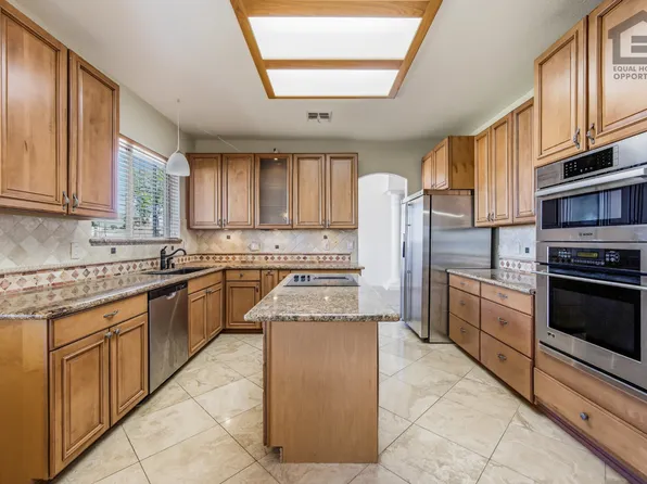 6288 W Rose Garden Ln, Glendale, AZ 85308