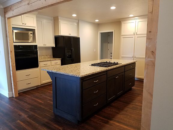 4th image of 611 11th St
