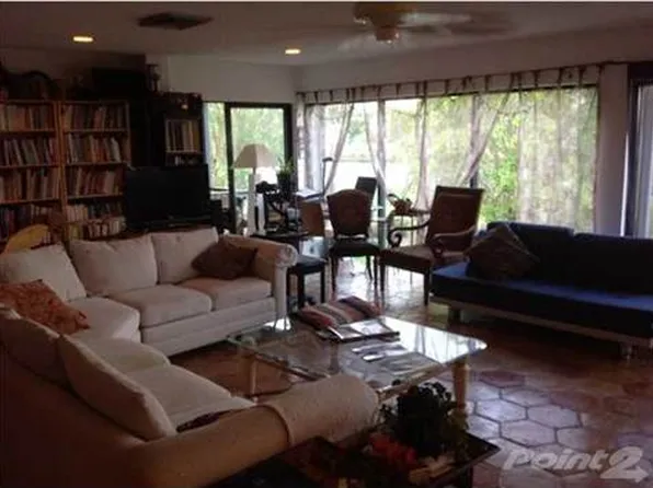 1707 Embassy Dr APT 202, West Palm Beach, FL 33401