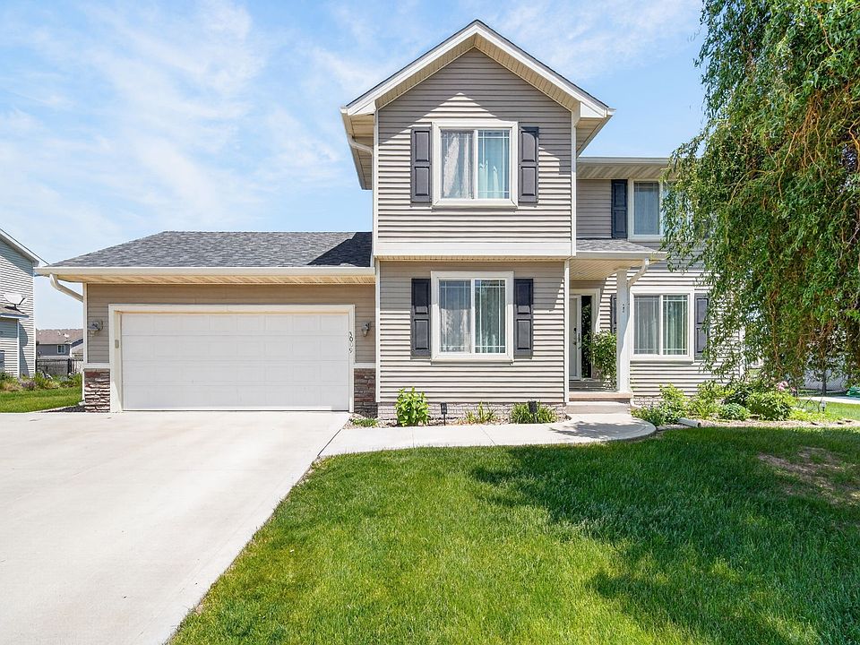 1st image of 3009 SE Glenstone Dr