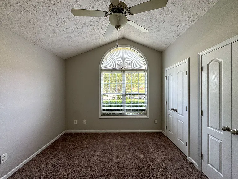 381 Chamberlin Blvd — Photo 17