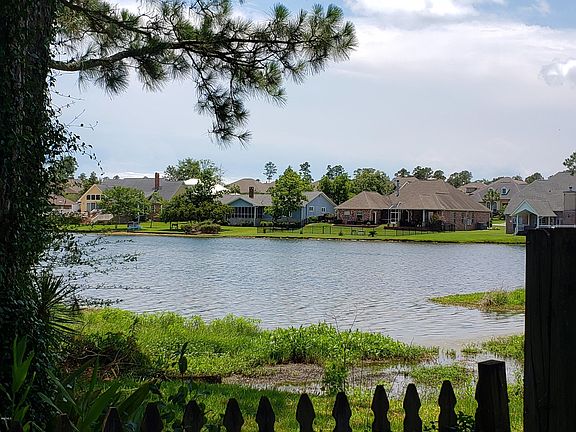 4th image of 19401 W Lake Village Dr
