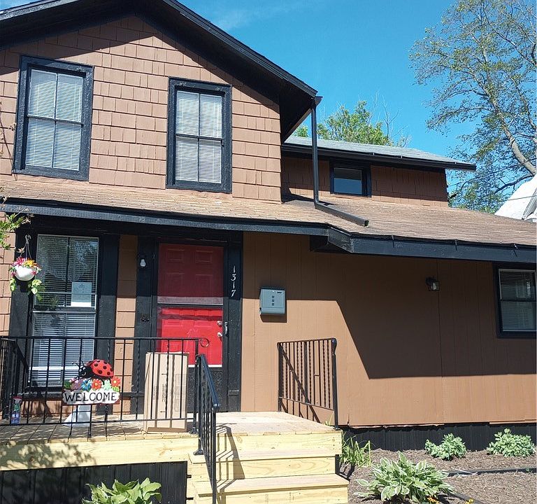1st image of 1317 Hall St