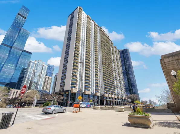 400 E Randolph St APT 3323, Chicago, IL 60601