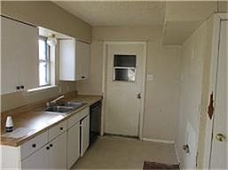 4th image of 402 Rosewood Hills Dr