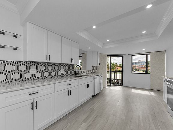 33-web-or-mls-Kitchen 1_07152025