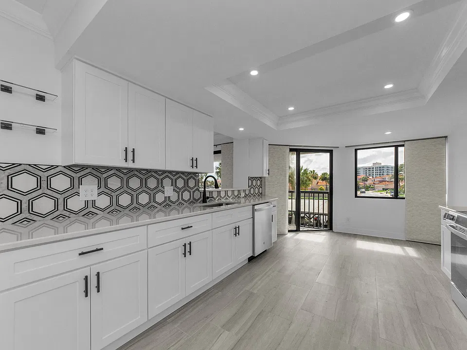 33-web-or-mls-Kitchen 1_07152025