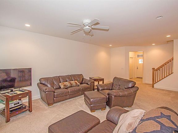 4th image of 3B Inglewood Dr