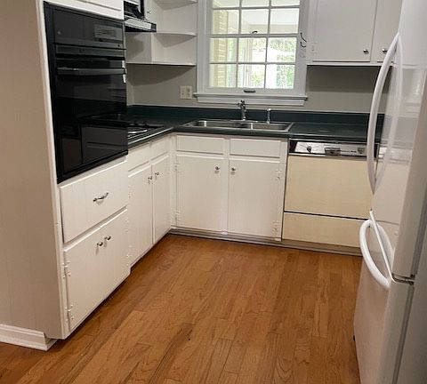 4th image of 4901 Dove Creek Ave
