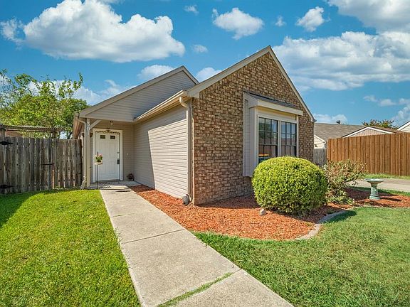 2nd image of 301 Teakwood Ln