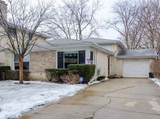 8140 Kedvale Ave, Skokie, IL 60076