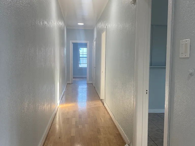 1608 W 35th St #1610-1/2 — Photo 17
