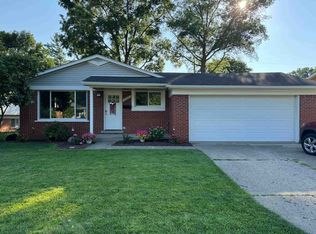 14281 Shadywood Dr, Plymouth, MI 48170