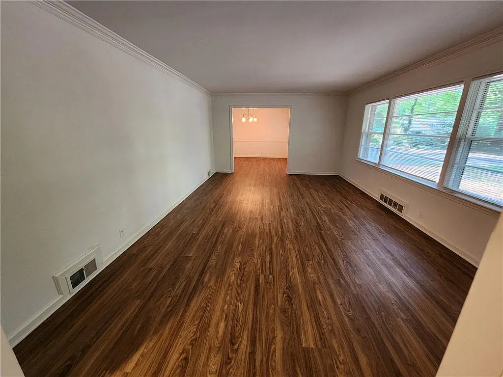 3 bed, 2.0 bath, 2535 sqft, $2,595 — Photo 4